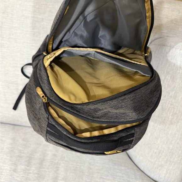 North Face Isabella Backpack - Picture 4 of 5